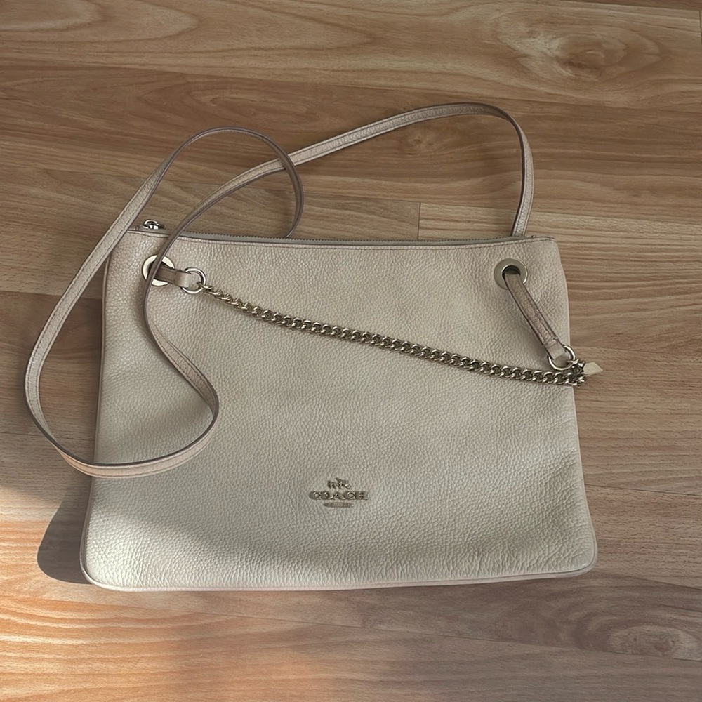 COACH | Soft Pebbled Crossbody